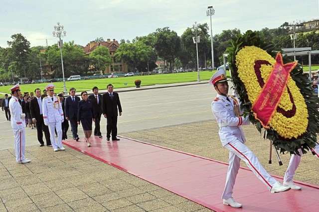 Chủ tịch Quốc hội Lào Pa-ny Ya-tho-tu đến Hà Nội, bắt đầu chuyến thăm nước ta và dự các hoạt động chào mừng kỷ niệm quan hệ giữa hai nước